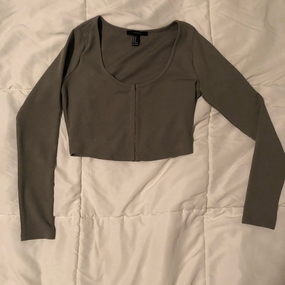 Forever 21 Tops - Army Green Crop Top Forever 21 Tops - Army Green Crop Top